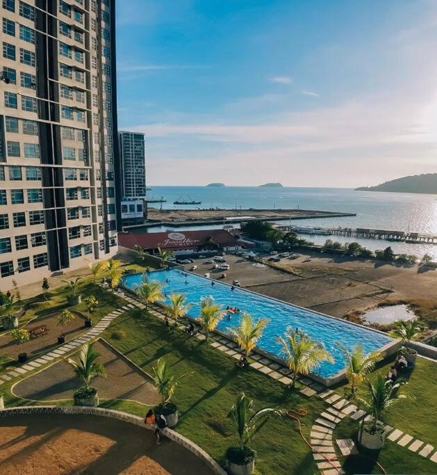 Sea&Pool View Stunning Homestay, Wifi, Netflix Near Malls, Jetty, Convenient Stores Kota Kinabalu Bagian luar foto
