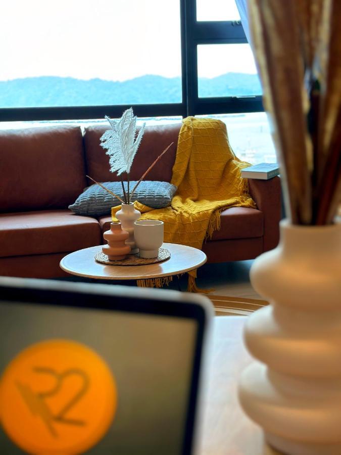 Sea&Pool View Stunning Homestay, Wifi, Netflix Near Malls, Jetty, Convenient Stores Kota Kinabalu Bagian luar foto